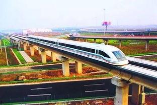 高铁上给人吃瓜,共享旅途美味时光