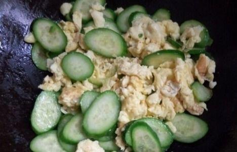 孕早期可以吃荷兰瓜吗,荷兰瓜的适宜摄入与注意事项